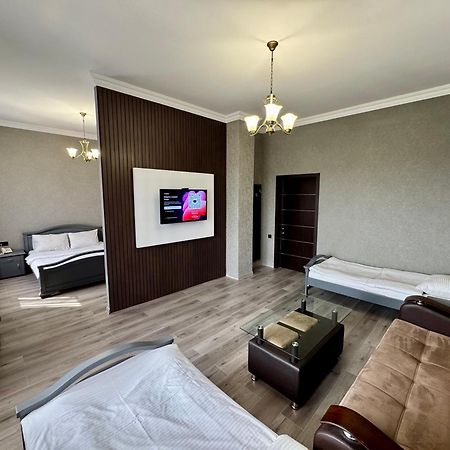 Capital Hotel Erivan Exterior foto