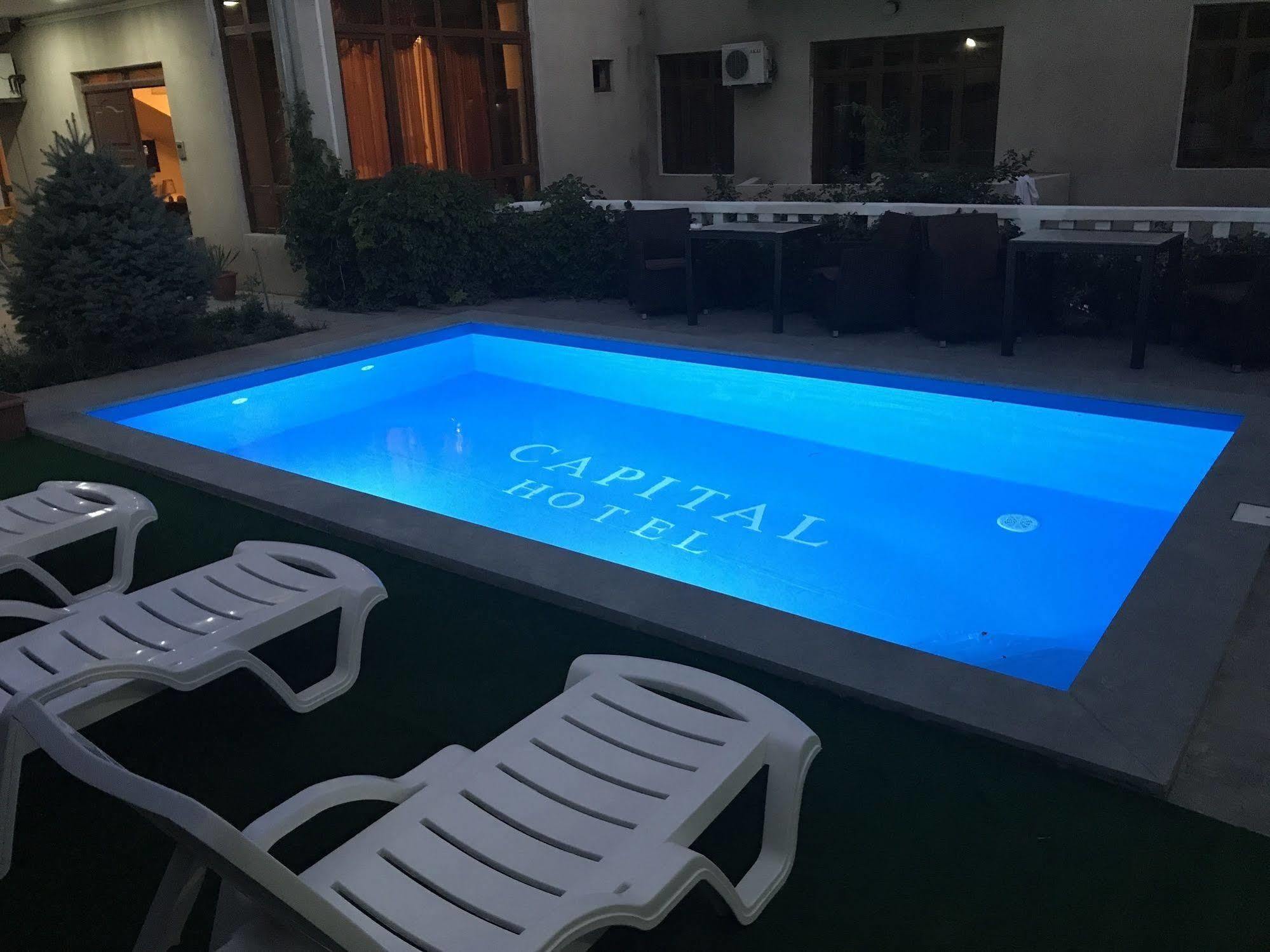 Capital Hotel Erivan Exterior foto