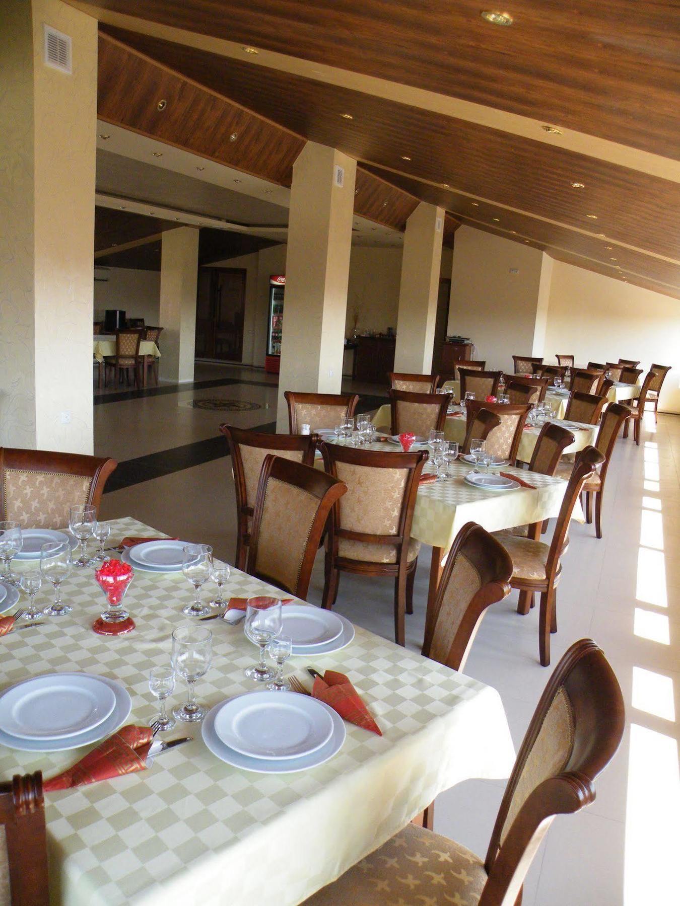 Capital Hotel Erivan Restaurant foto