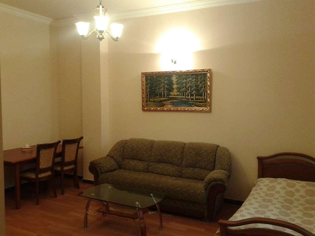 Capital Hotel Erivan Zimmer foto